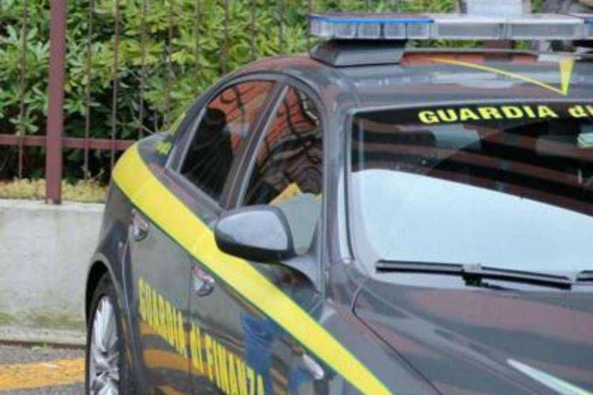 Sindaco di Sorrento arrestato, perquisizione anche per un collaboratore di Pina Picierno - 
