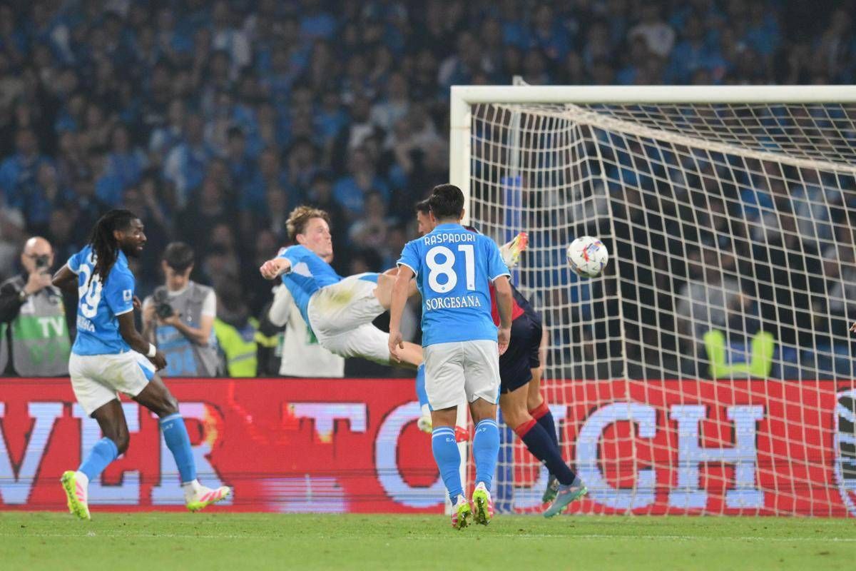Napoli, è scudetto. Festa col Cagliari, 2-0 e trionfo - 