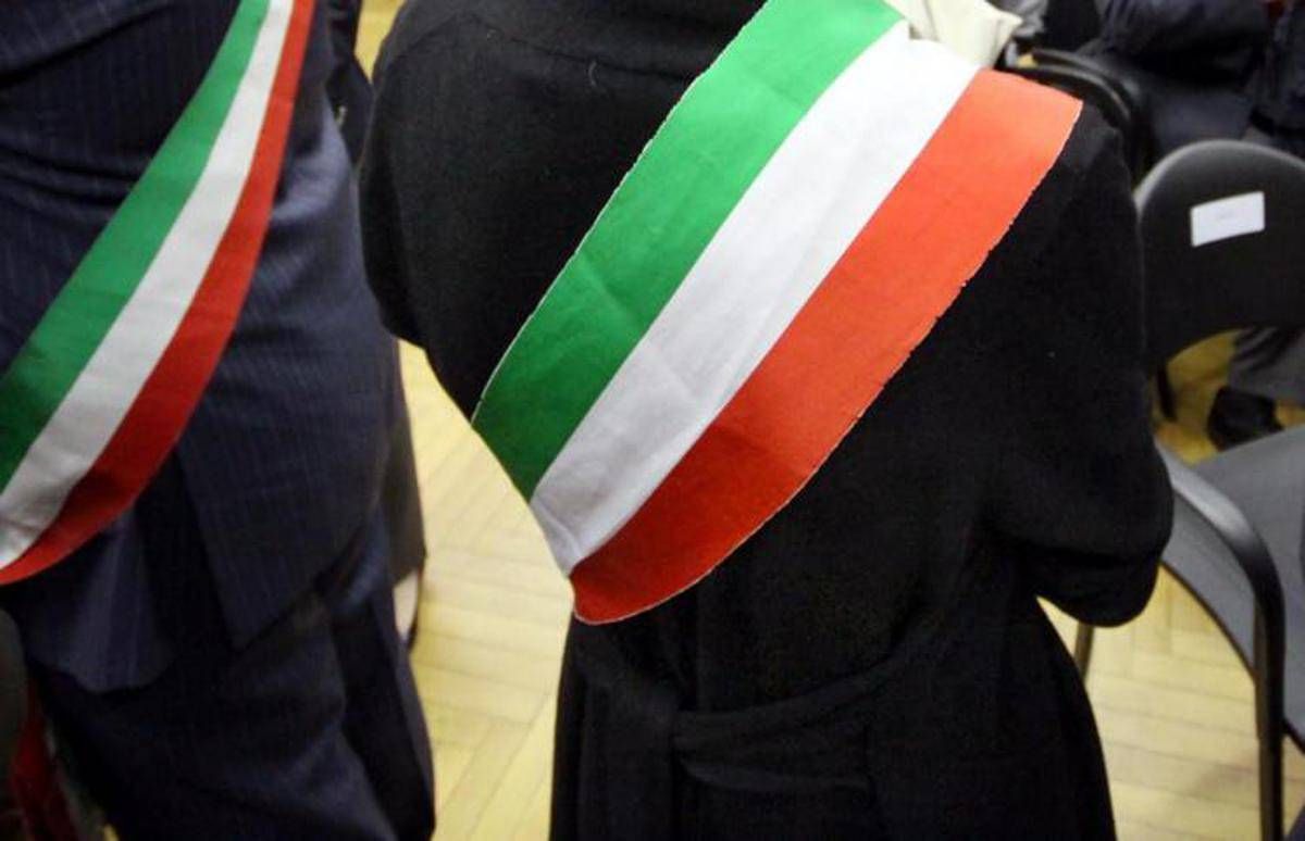 Il sindaco la figura istituzionale con il gradimento più alto: analisi Vis Factor -