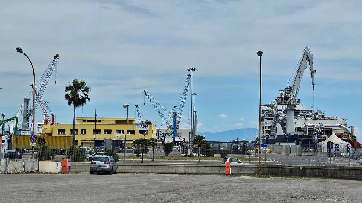 Porti, a Gaeta la Leonardo da Vinci, maxi posacavi di Prysmian -