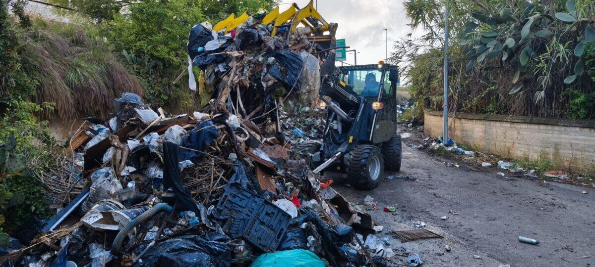 Palermo: una discarica abusiva smantellata | Ma chi è veramente responsabile di questo degrado? -
