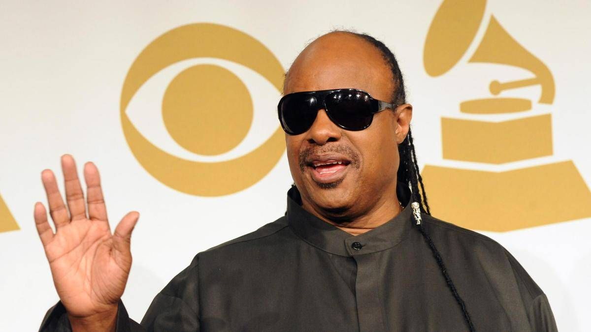 Stevie Wonder compie 75 anni, genio della soul music che ha dato voce al futuro - 