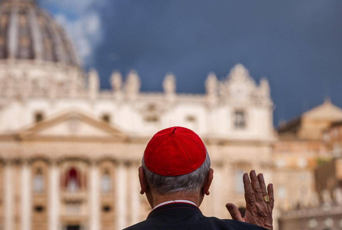 Conclave 2025, cellulari out e cardinali blindati: tutto top secret, le regole -