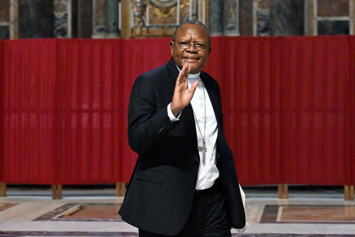Elezione nuovo Papa, via al Conclave: chi è il cardinale Fridolin Ambongo Besungu -
