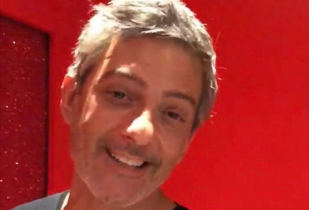Celebriamo la Nascita di Rosario Fiorello: 65 Anni di Successi e Talento Inarrestabile -