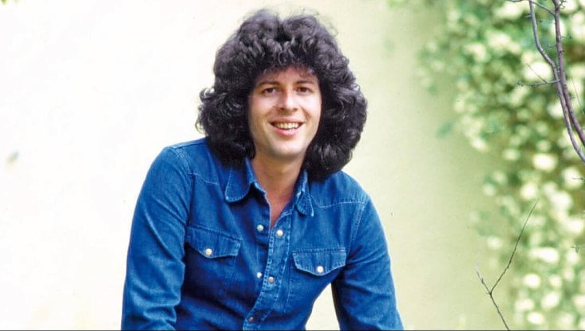 Celebrando 74 Anni dalla Nascita di Claudio Baglioni: Un Viaggio Musicale nel Tempo -