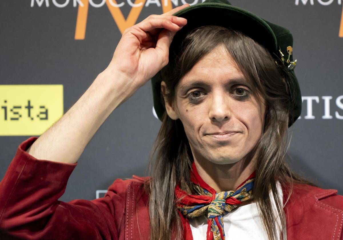 Eurovision, oggi il debutto di Lucio Corsi: il primo dopo 27 anni a suonare uno strumento sul palco - 