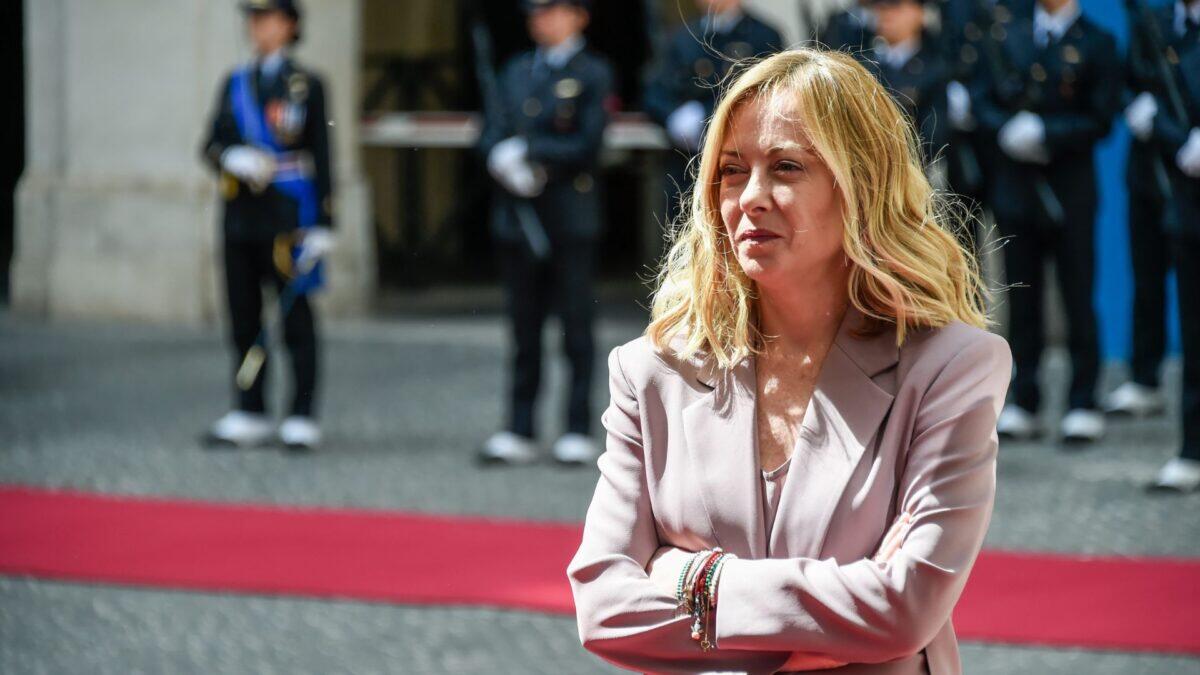 Italia e Germania si stringono la mano | Meloni lancia un attacco a Macron e all'unità dell'Occidente! -