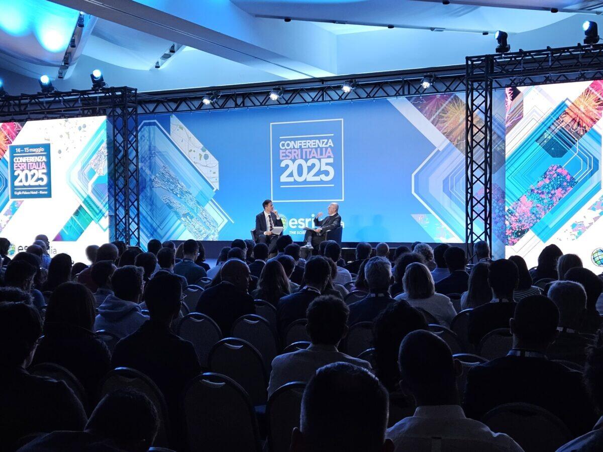 Tecnologie geospaziali in fuga | Cosa nasconde il successo della Conferenza Esri Italia 2025? -