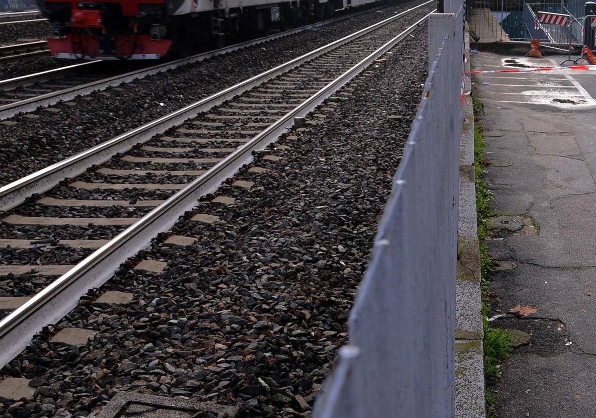 Milano, due persone morte travolte da treni: incidenti in due diverse località -