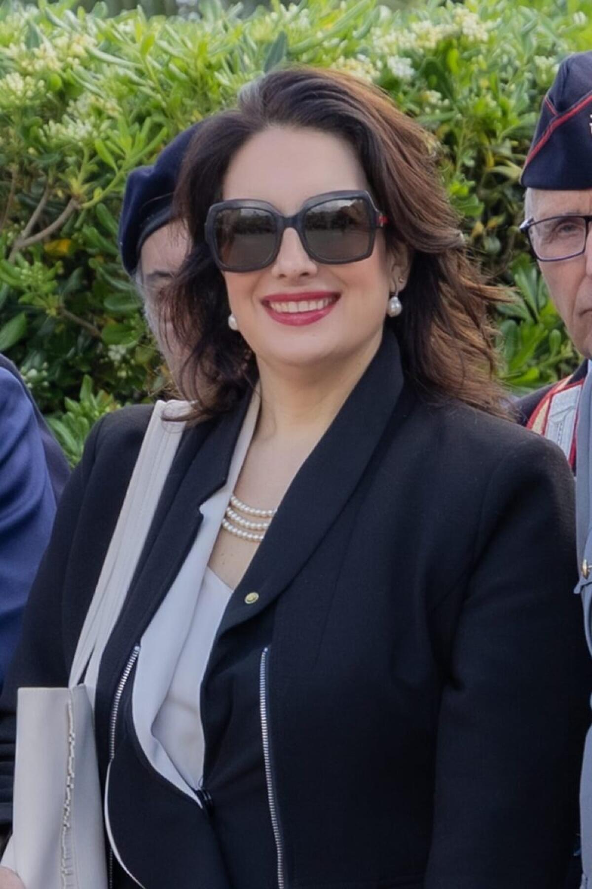 Silvana Paratore premiata come UFFICIALE OMRI | Scopri il vero impatto di AVIS Sicilia sulla comunità! -