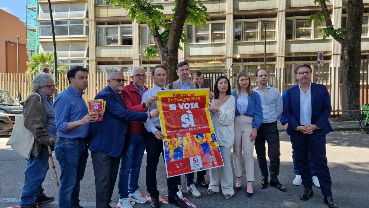 Sit-in contro il silenzio Rai | La democrazia a rischio? -