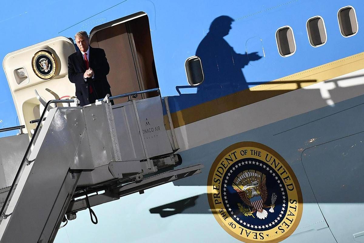 Usa, dal tappeto per i Clinton all'agnello per i Bush: i regali bizzarri per la Casa Bianca -