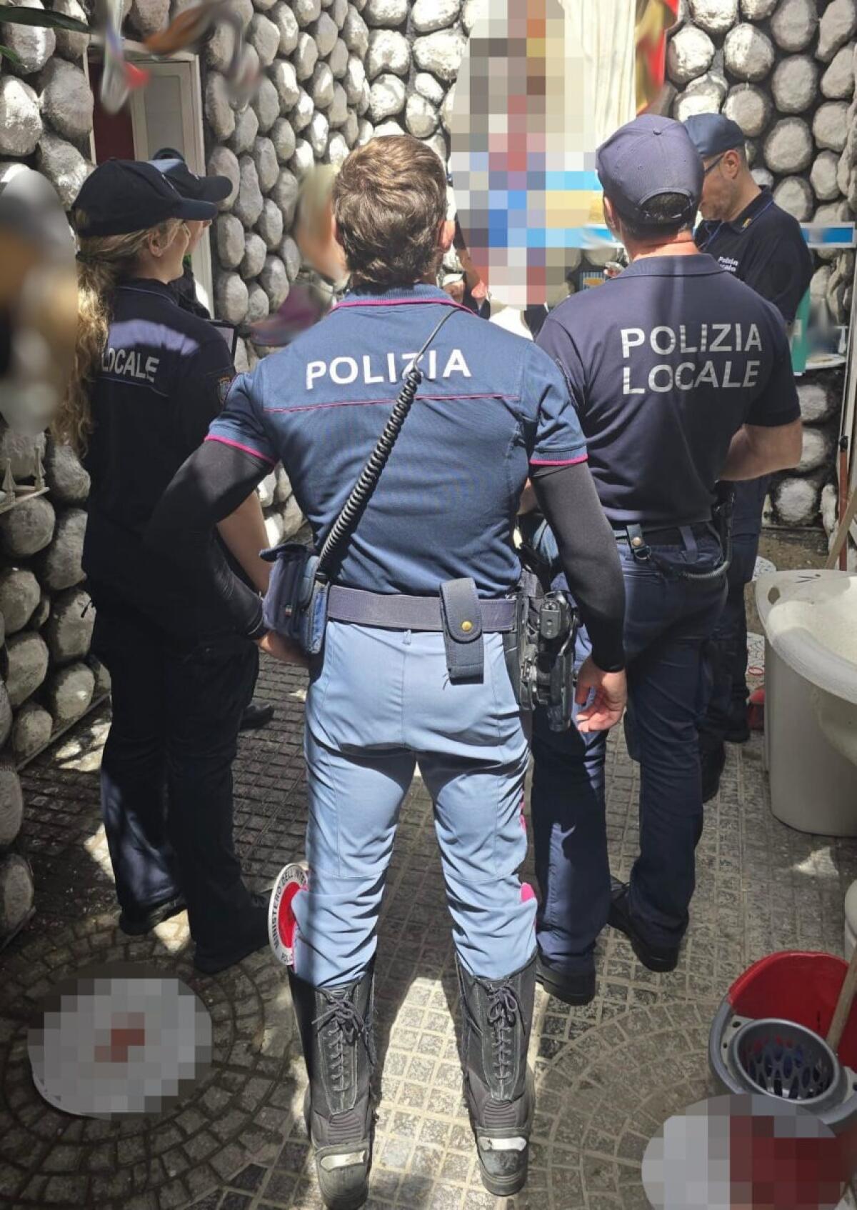 B&B abusivo a Catania | La Polizia svela incredibili segreti tra supereroi e sanzioni da migliaia di euro! -