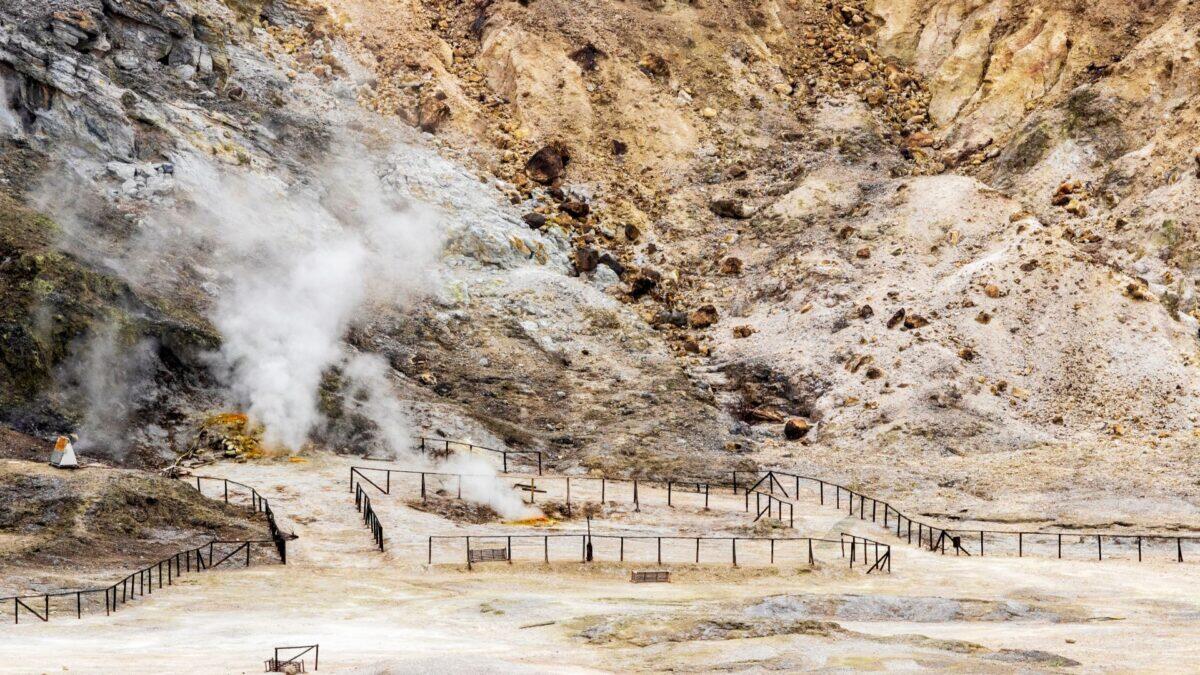 Rischio in aumento: il suolo dei Campi Flegrei si solleva di un centimetro al mese, ma siamo davvero al sicuro? - 