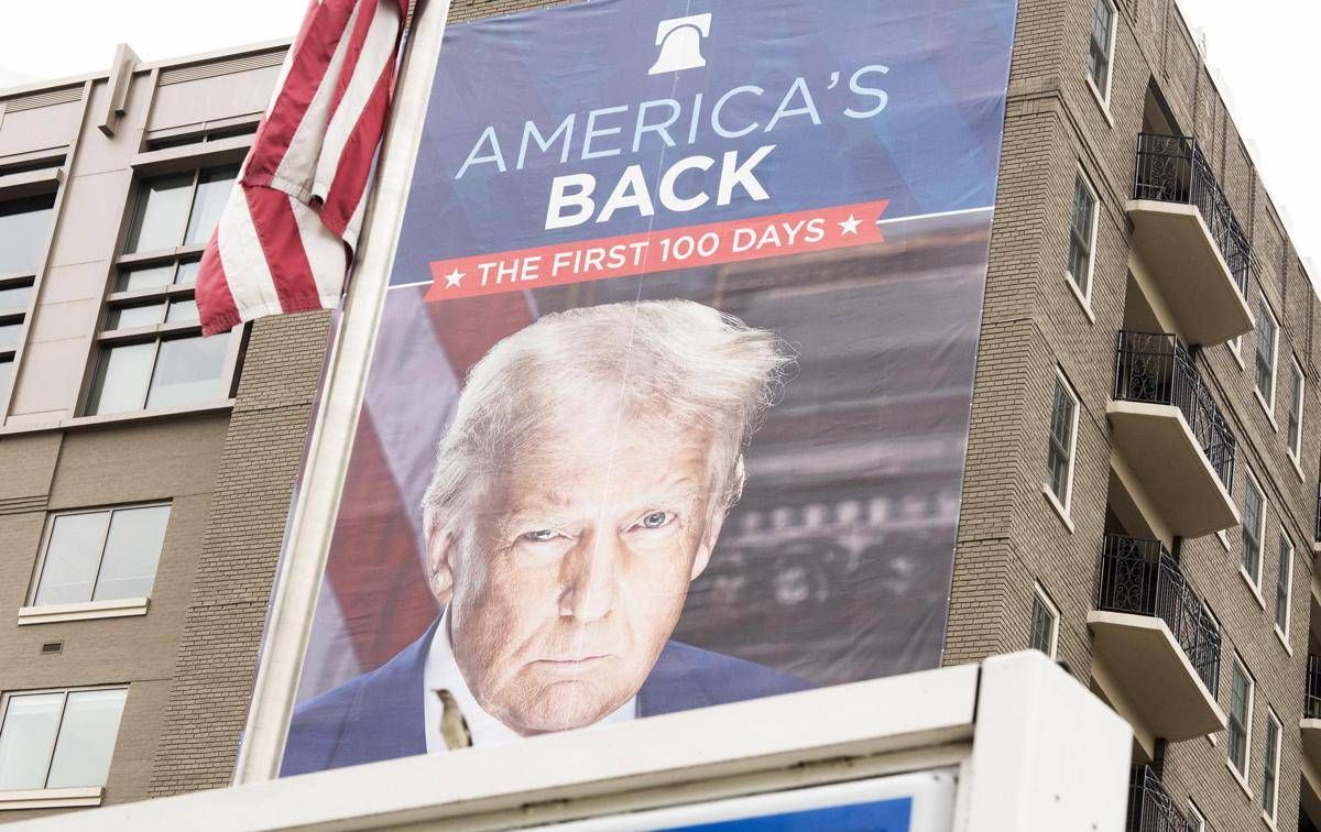 Trump lancia l'auto-deportazione, mille dollari a migranti per lasciare gli Usa - 