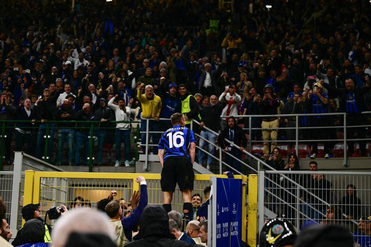 Inter-Barcellona, arresto cardiaco a San Siro per un tifoso: "Defibrillato 4 volte" -
