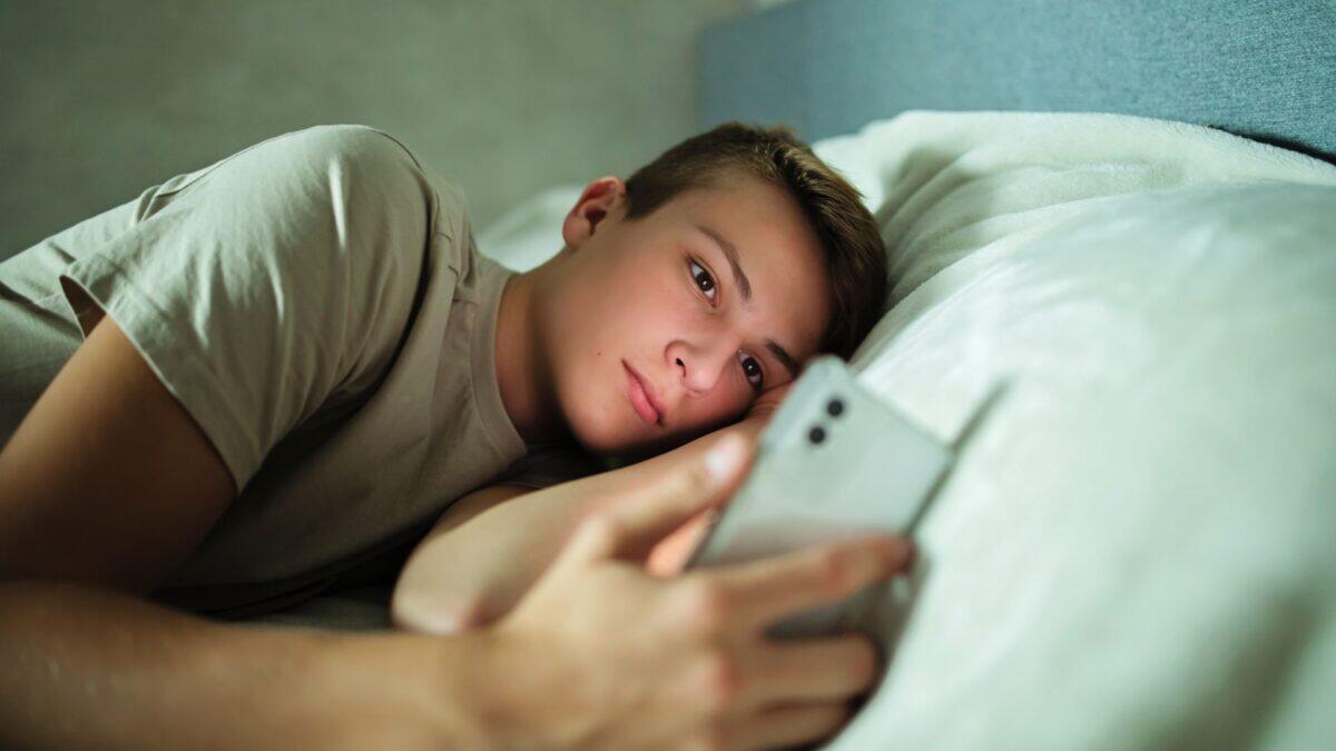 Studenti italiani in crisi: quasi 2 milioni tra videogame e azzardo | La verità che nessuno vuole sentire! - 