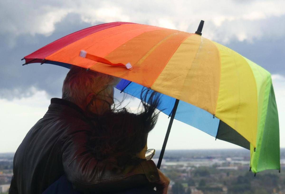 Meteo, è allerta temporali: ma dal weekend più sole e temperature in aumento -
