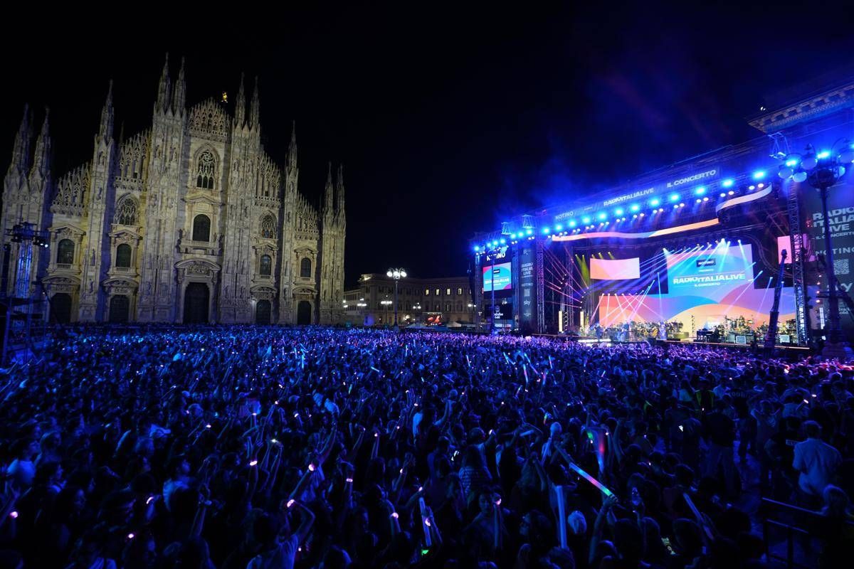 Milano canta Olly e si emoziona con Achille Lauro: il Concertone Radio Italia Live - 