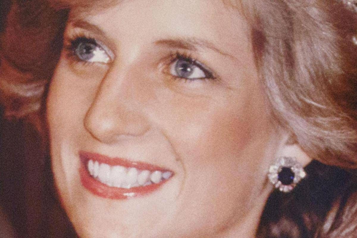 A fuoco 'Althorp House', la casa d'infanzia della principessa Diana - 