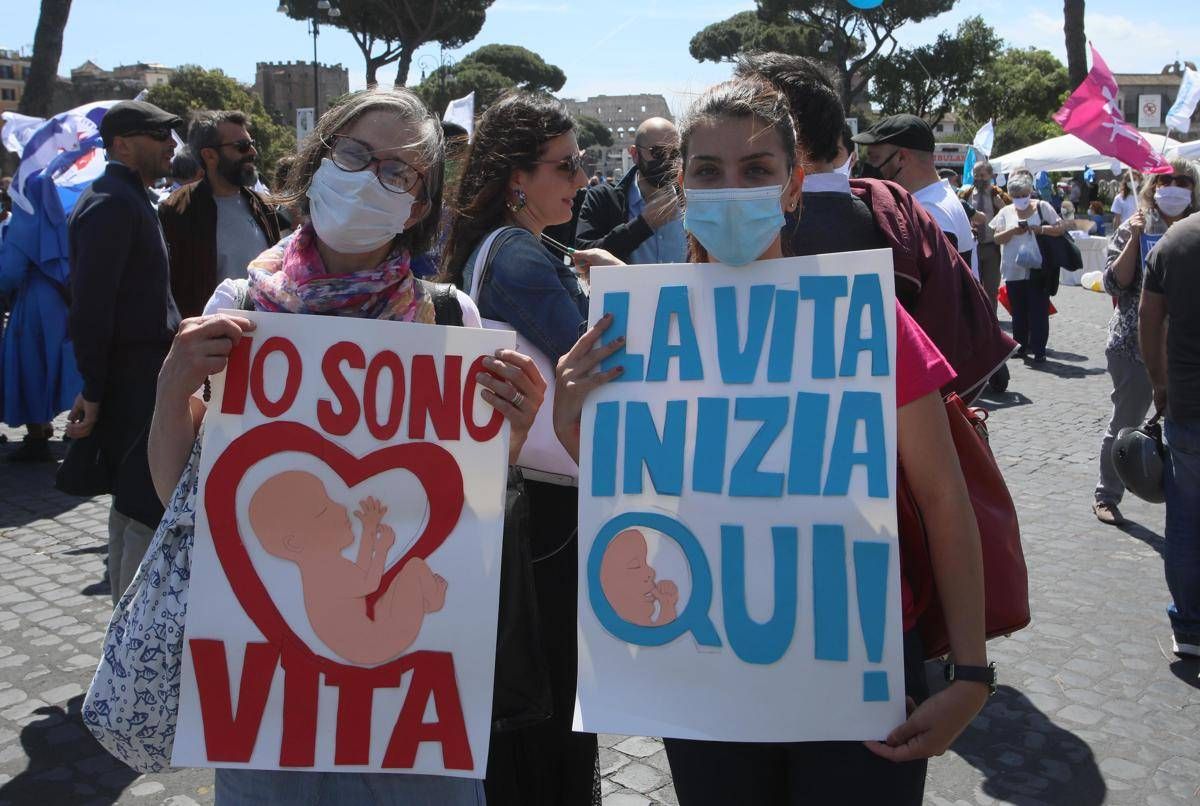 Aborto, pro life in piazza a Roma: "Piena sintonia con Papa Leone XIV su difesa vita" - 