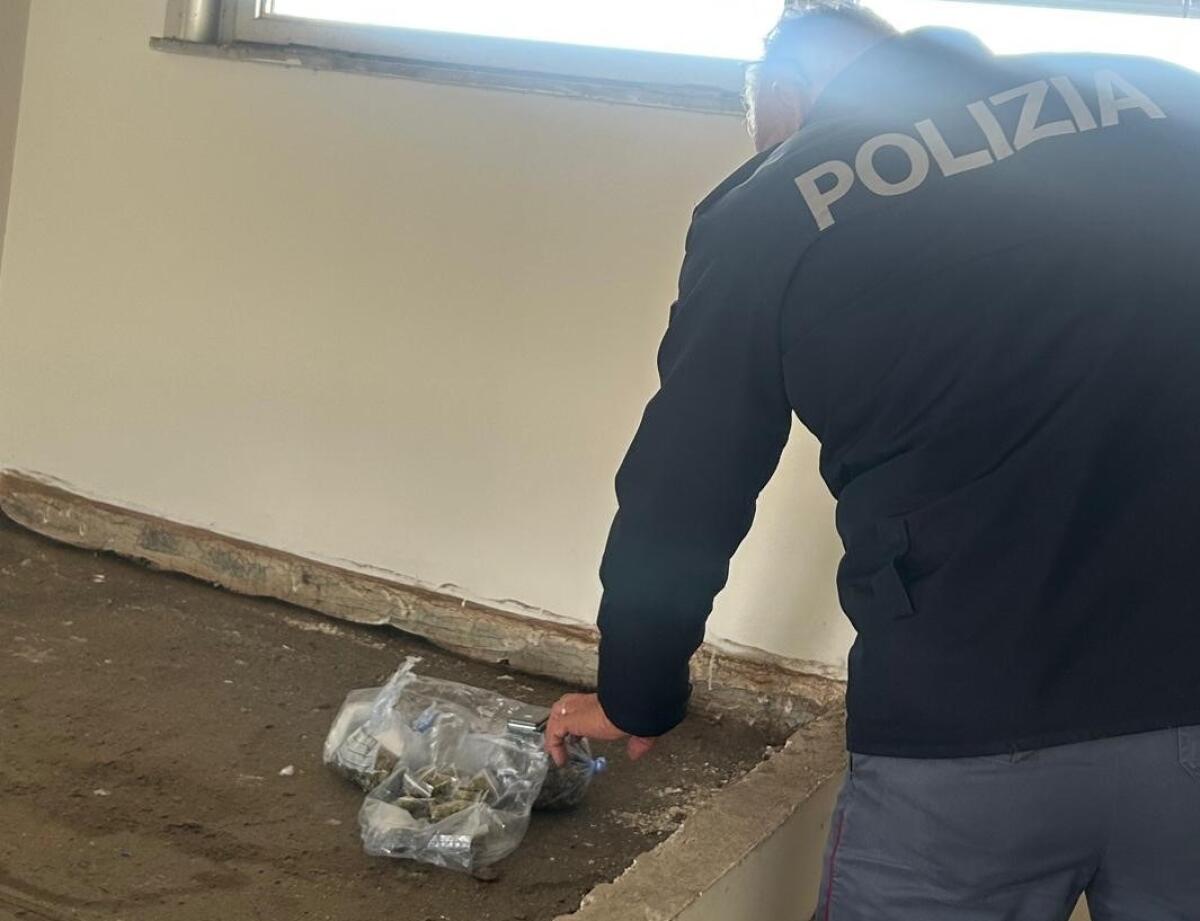 Polizia di Catania scopre 270 grammi di droga in pieno centro | Perché nessuno parla di questa operazione massiccia? -