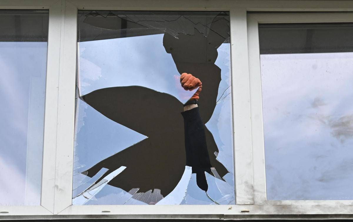 Ucraina, raid russi nella notte: almeno 12 vittime tra cui quattro bambini - 