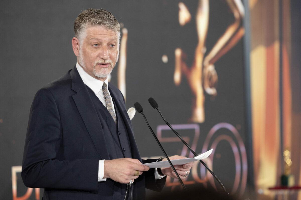 Il ministro Giuli svela un piano sorprendente per il cinema | Gli artisti non lo avevano mai previsto! -