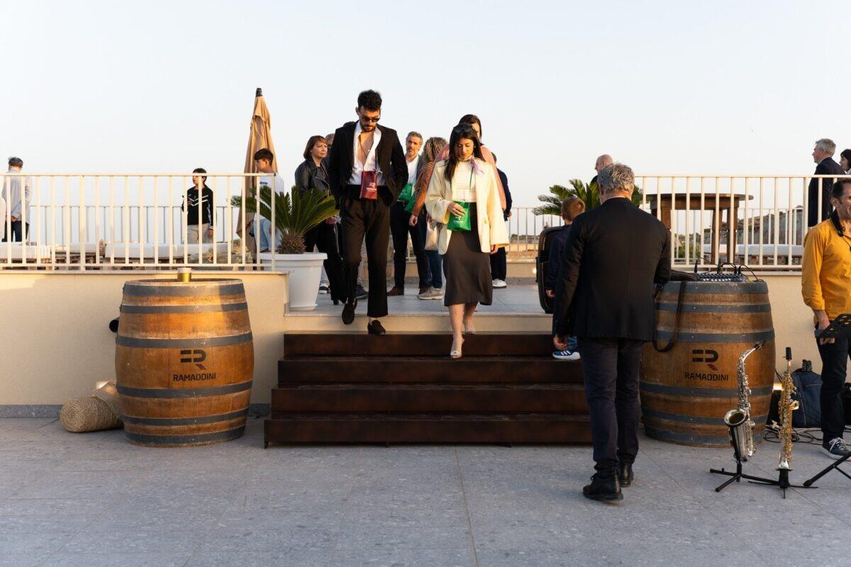 Scopri la terrazza panoramica di Ramaddini | Un sorso di storia e mare ti lascerà senza parole! -