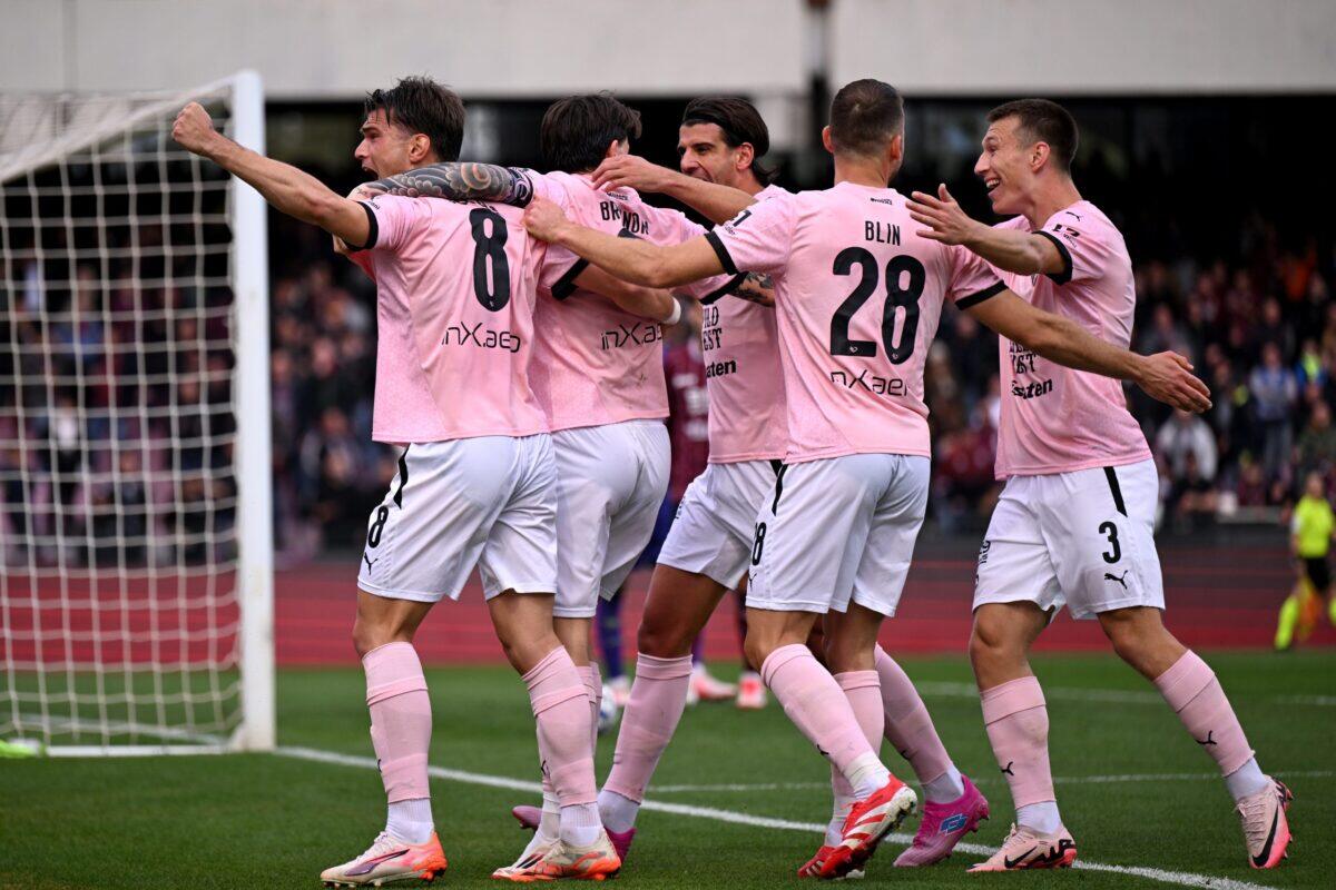 Palermo FC in campo con una sorpresa in formazione | Scopri cosa non ti aspetti sui playoff di Serie BKT! -