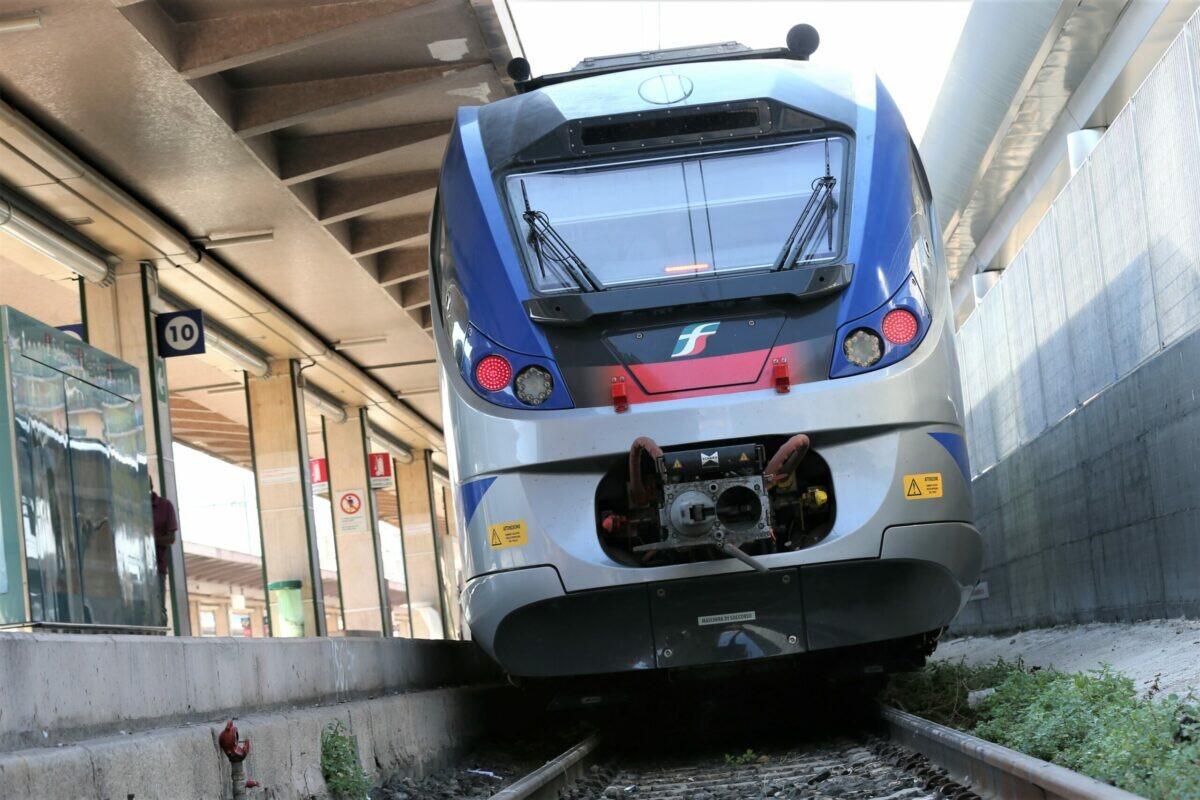 Aggressione sul treno | È davvero sicuro viaggiare in Italia? -