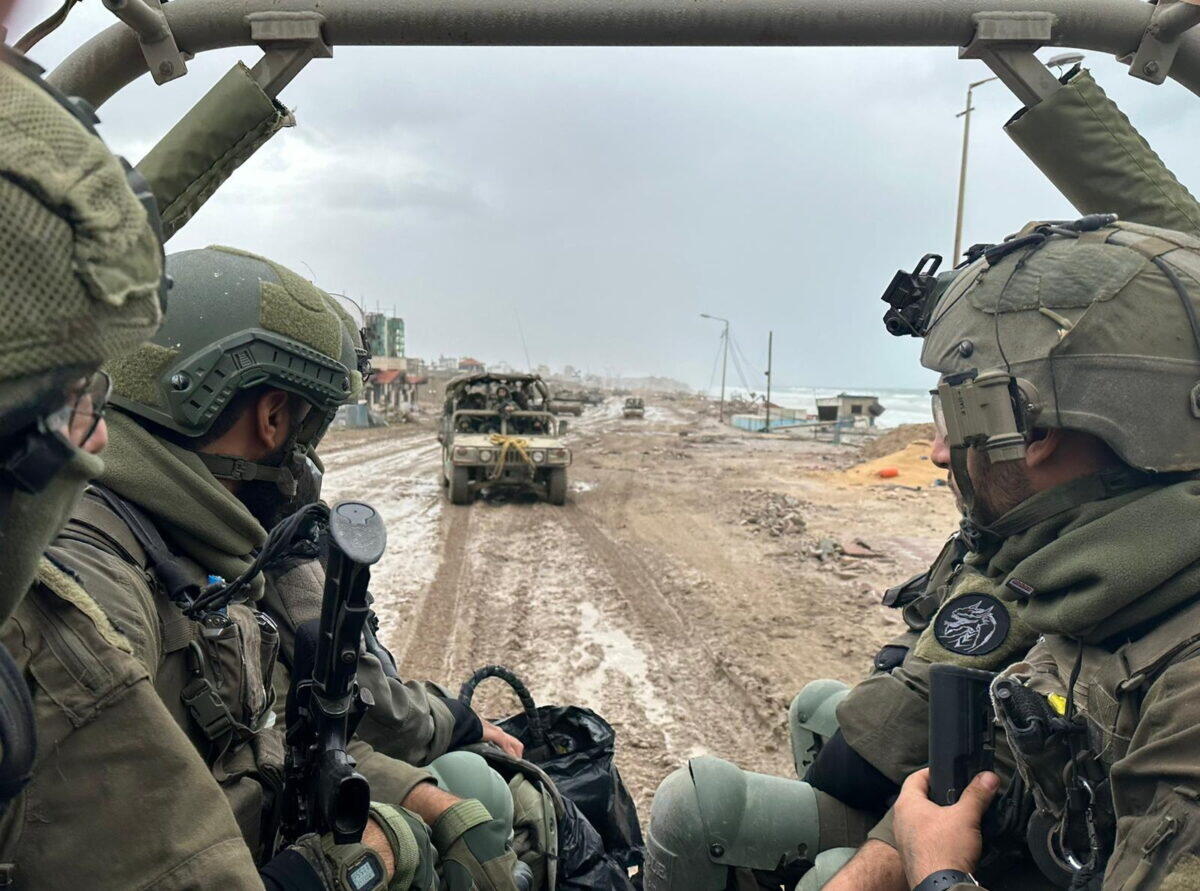 Israele avanza verso Gaza con i "carri di Gedeone" | Ma cosa nasconde questo attacco inaspettato? -