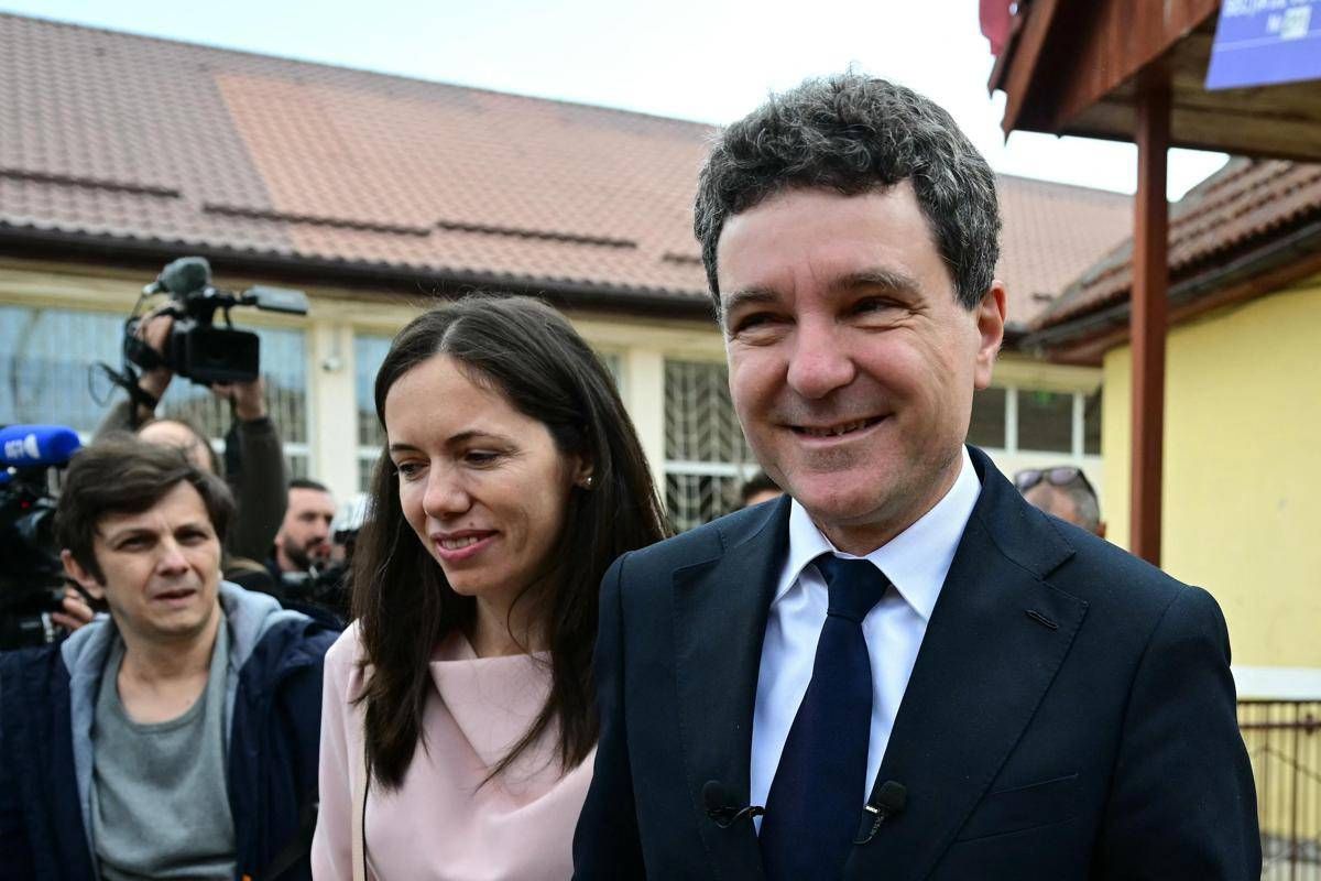 Elezioni Romania, exit poll: Dan in vantaggio su Simion nelle presidenziali - 