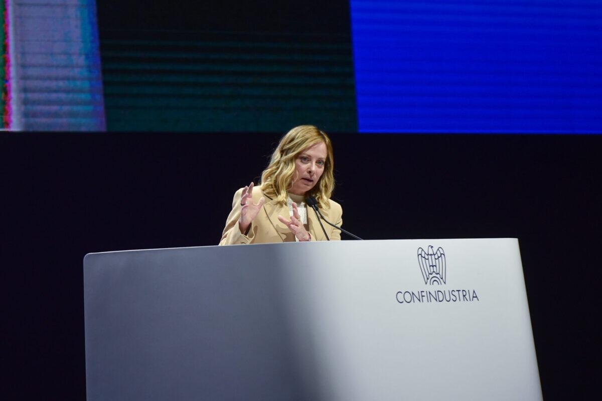 Meloni lancia un appello shock all'Europa | Gli interessi transatlantici sotto i riflettori! -