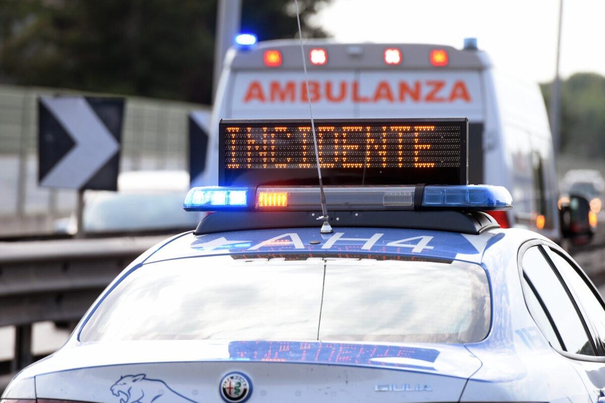 Incidente sconvolgente in A1 | La scorta dei tifosi del Milan coinvolta in un tragico tamponamento! -