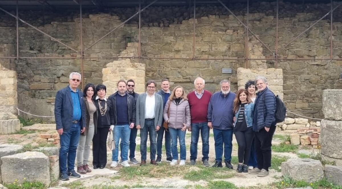Scoperta straordinaria in Regione Siciliana | Il misterioso teatro ellenistico che cambierà il turismo in Sicilia! -