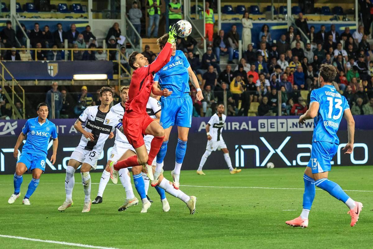 Parma-Napoli 0-0 e Inter-Lazio 2-2, azzurri vedono scudetto -