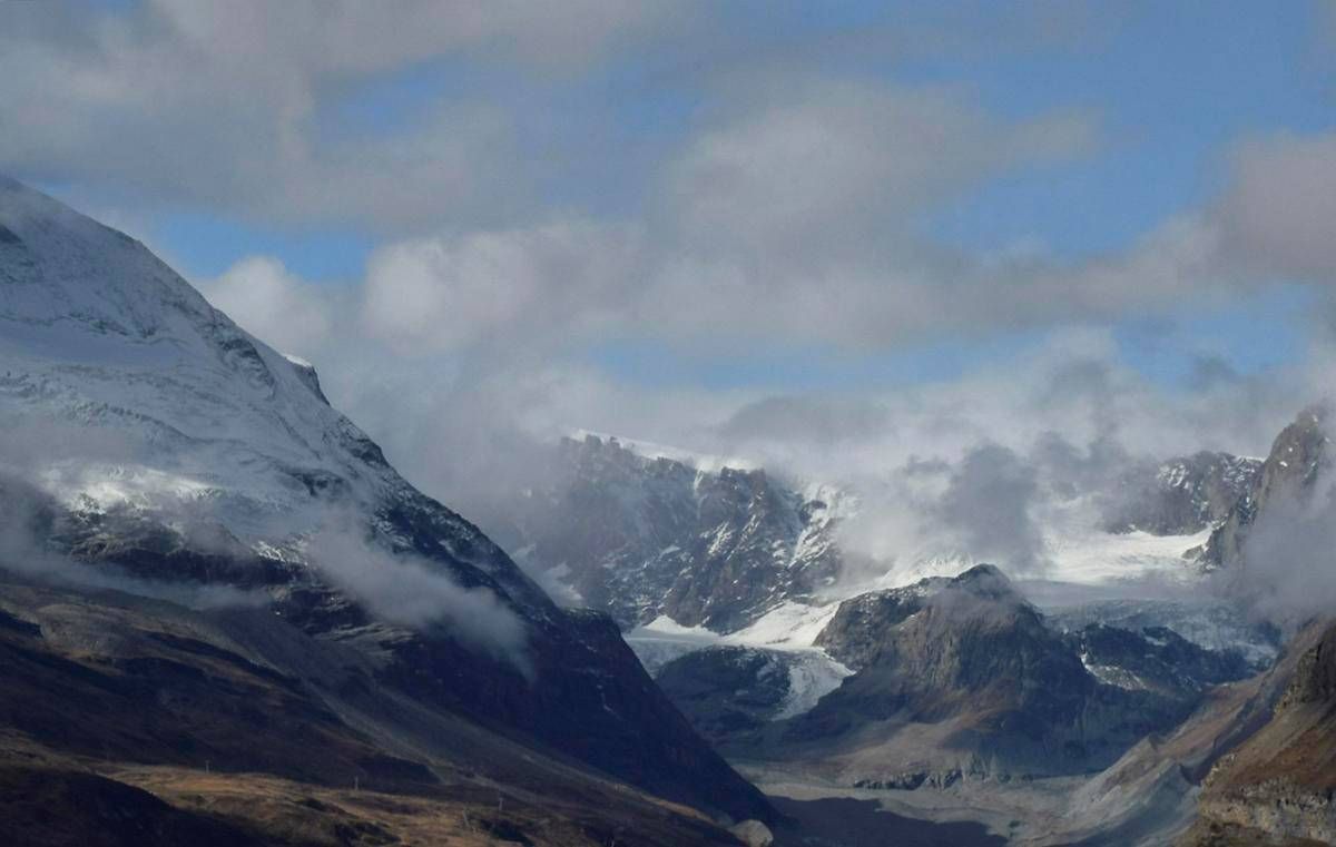 I corpi di cinque sciatori ritrovati sulle Alpi svizzere - 