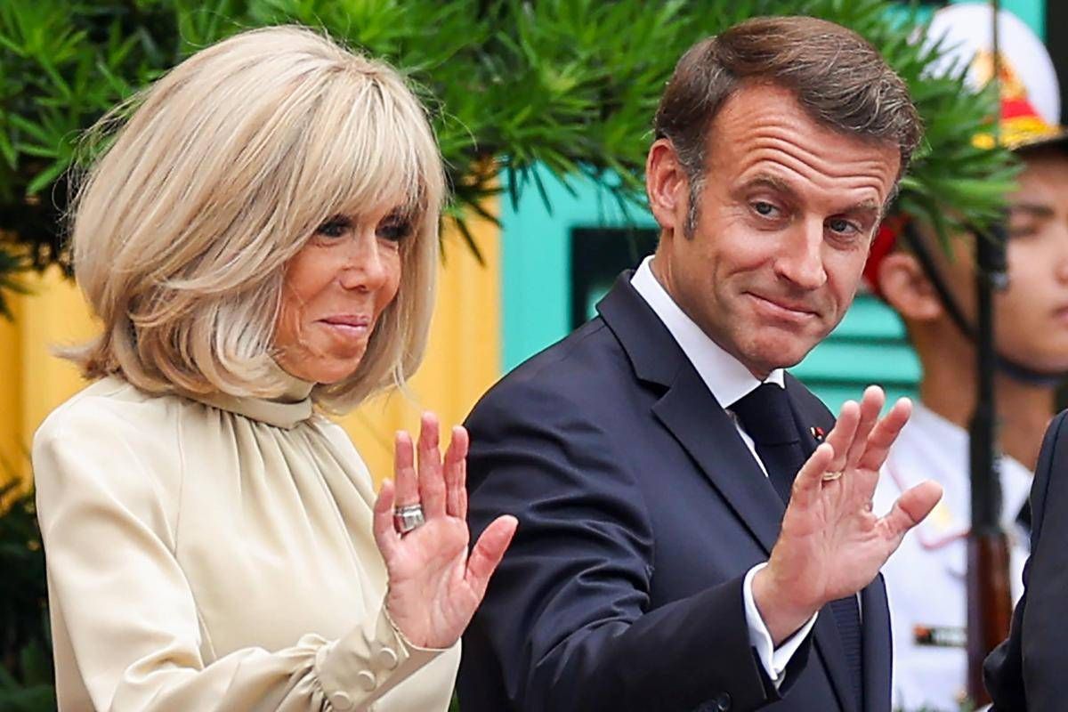 "Stai lontano, perdente", cosa ha detto Brigitte a Macron dopo la 'manata' secondo l'esperto - 