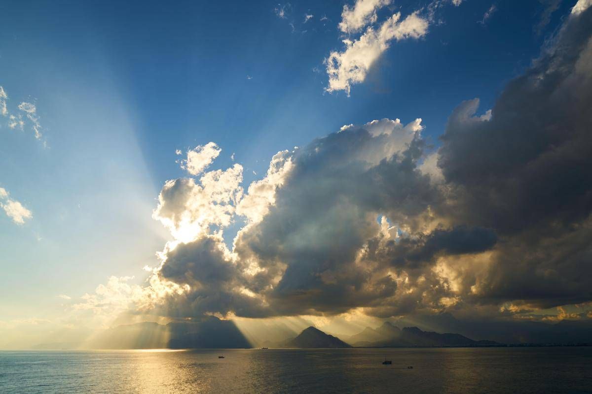 Weekend di caldo e sole, poi arrivano forti temporali - 