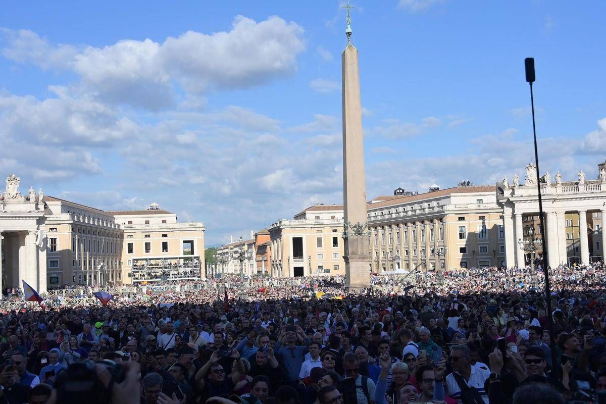 Papa Leone XIV, oggi il Regina Coeli: attesi 150mila fedeli a San Pietro -