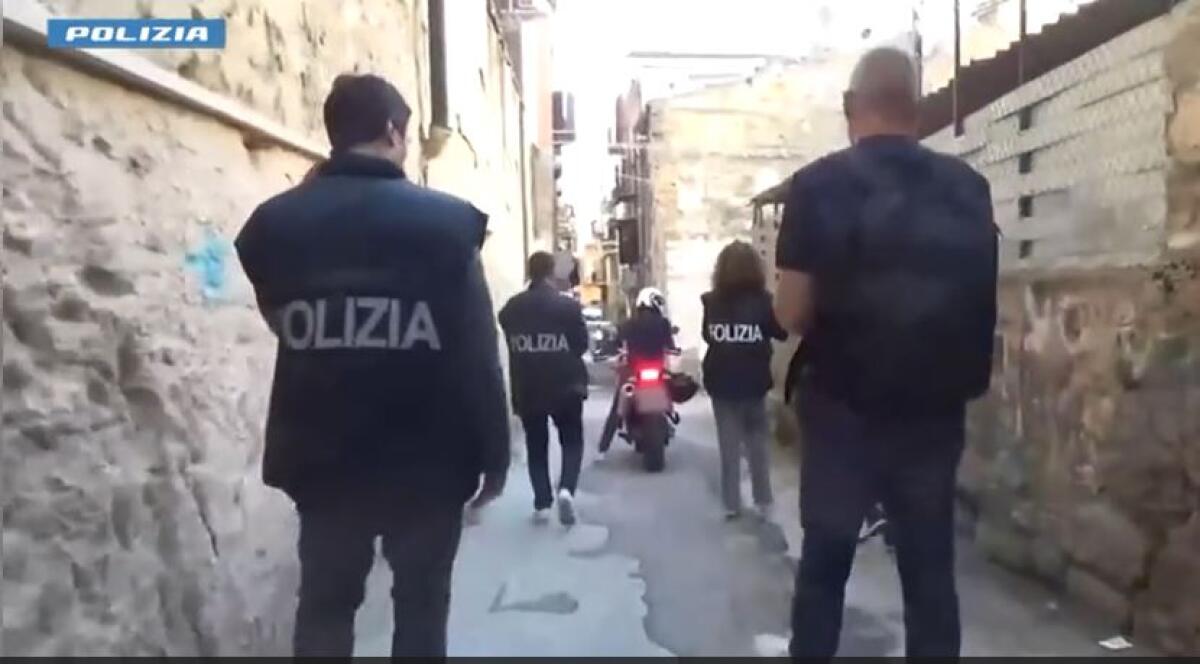 Polizia di Palermo arresta due giovani per terrorismo | I loro messaggi shock rivelano un pericoloso piano! -