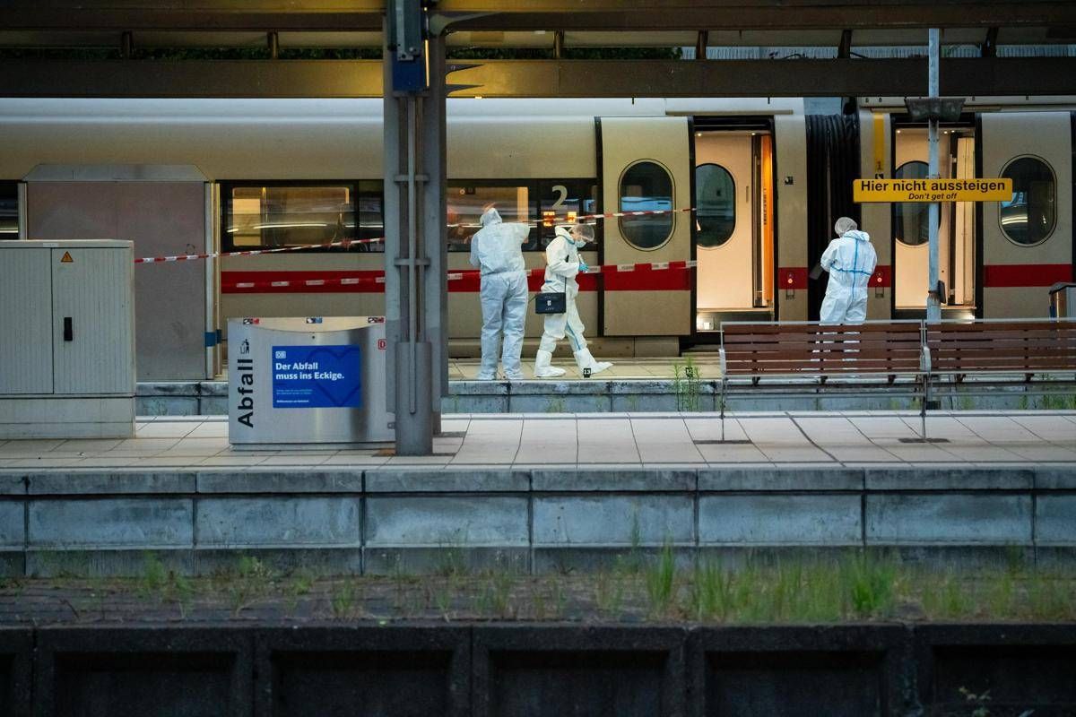 Amburgo, attacco con coltello in stazione: feriti in condizioni stabili - 