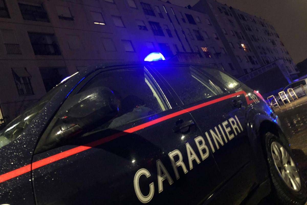 Uccisa a coltellate dal marito, figlia chiama 118 e fa arrestare il padre - 