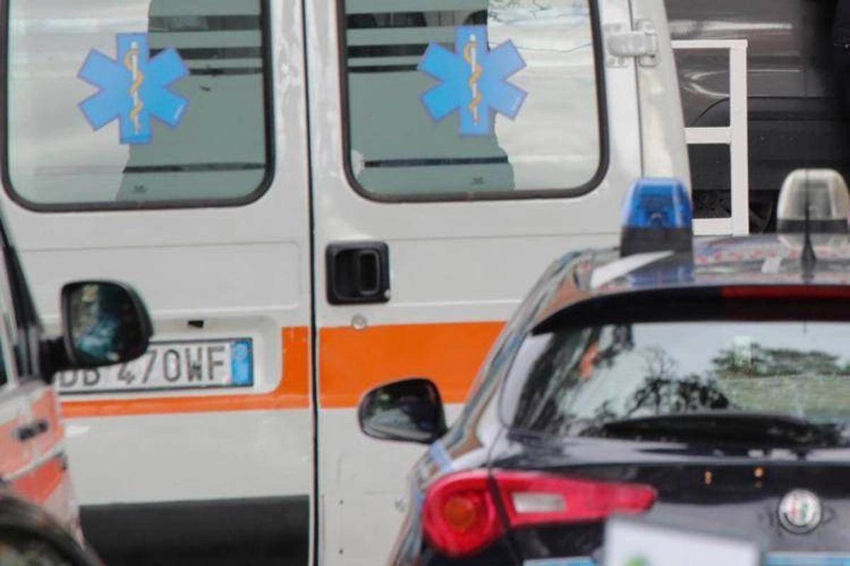 Roma, spari contro un'auto a Vitinia: ferito un uomo, è grave -