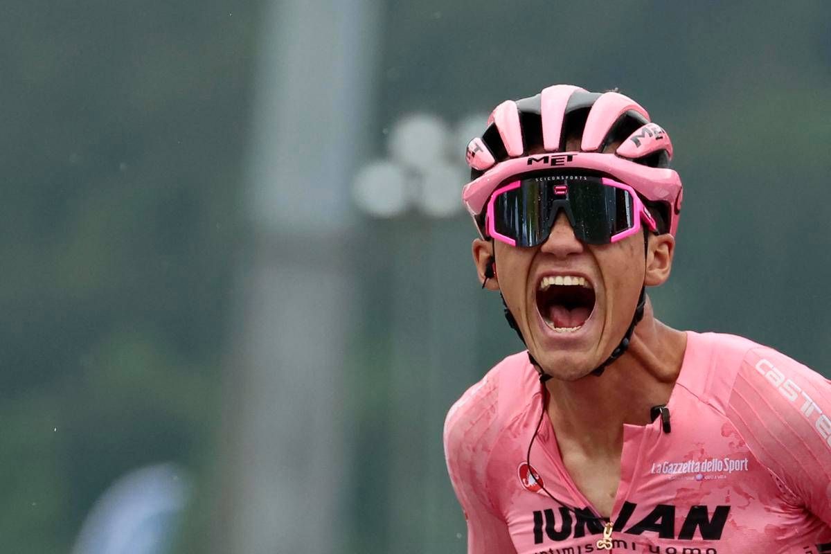 Giro d'Italia, Del Toro vince la 17a tappa e rafforza maglia rosa - 