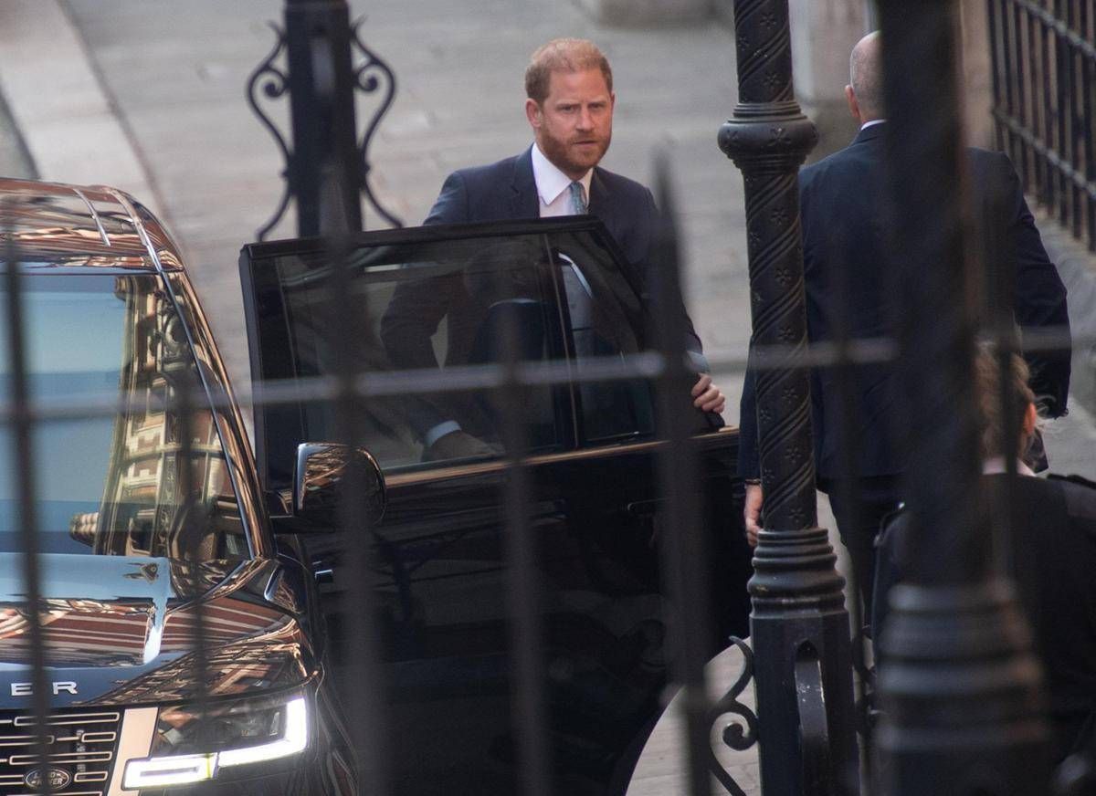 "Harry non è una vittima ma un ricco che si lamenta", la stoccata del Guardian -