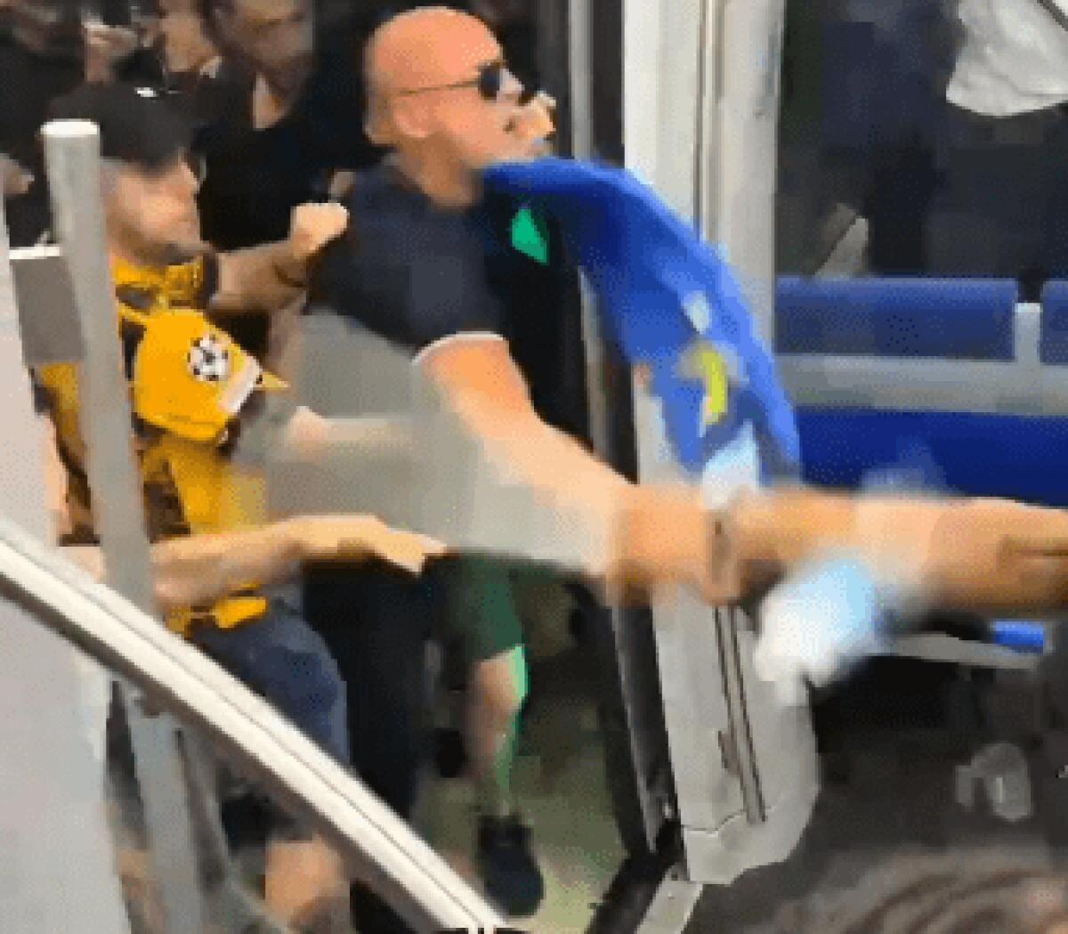 Scontri prima della finale PSG-Inter | La verità sui tifosi violenti che ha scioccato tutti! -