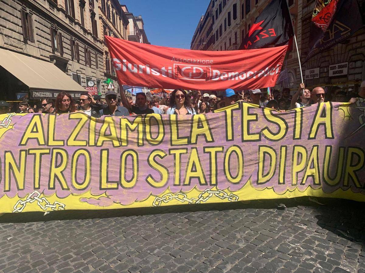 Dl sicurezza, manifestazione a Roma: "Siamo 150mila, questo decreto lo smontiamo" -